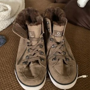 Guess sneakers with fur lining size 9